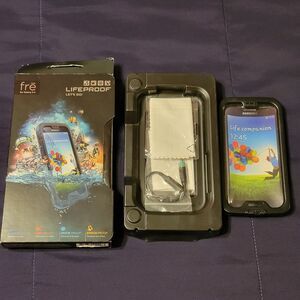 LIFEPROOF SAMSUNG GALAXY S4 CASE.